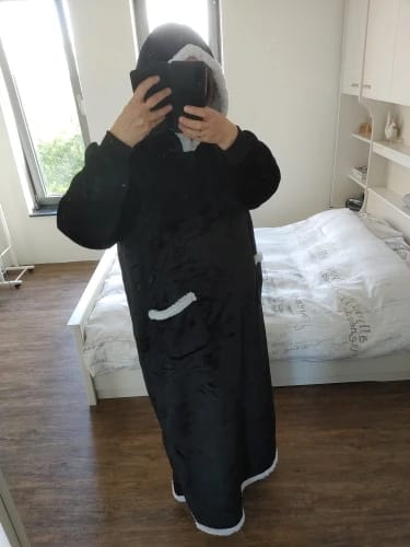 Customer photo review of Oversize Flanell-Deckenhoodie –  Tragbare Kuscheldecke mit Ärmeln & Kapuze