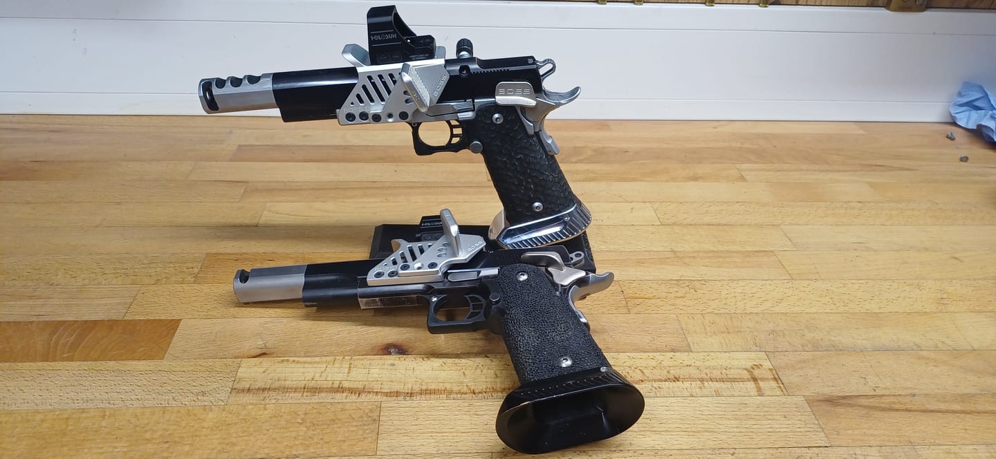 Customer photo review of 1911/2011 Large Wide Adjustable Thumb Rest