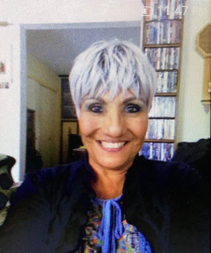 Customer photo review of Outre Wigpop Full Wig - NOLA