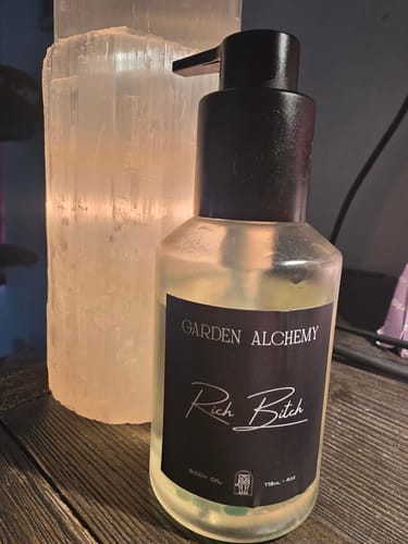 Customer photo review of RICH BITCH BODY OIL