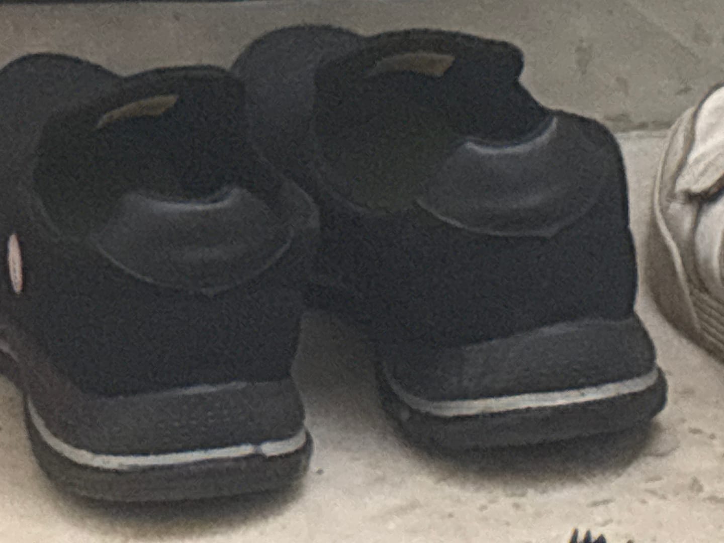 Customer photo review of Bacca Bucci Men's Comfortable Lightweight Walking Shoes