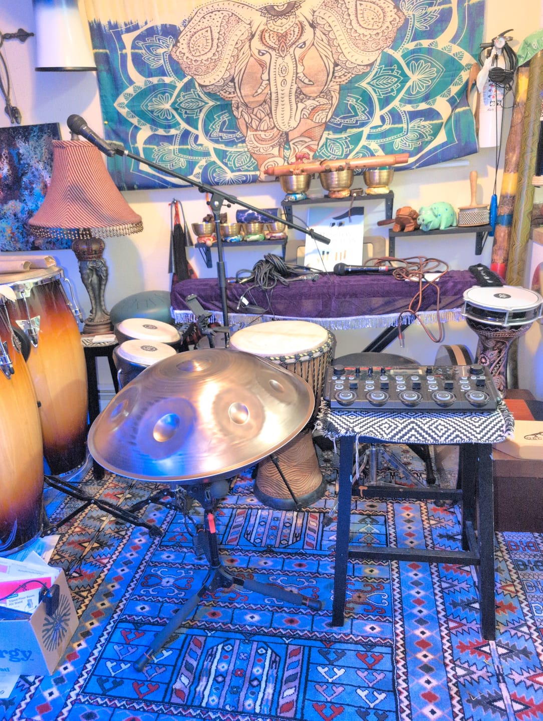 Customer photo review of Pures Magic Handpan Stand – MOSTAND Professional-Grade Stage Stand