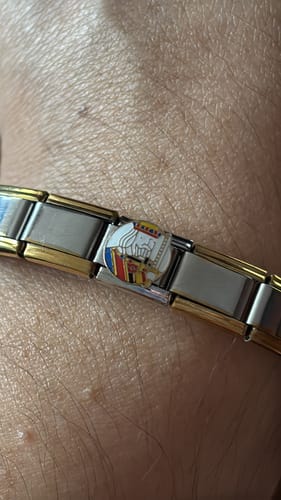Customer photo review of Charm Rey Dorado