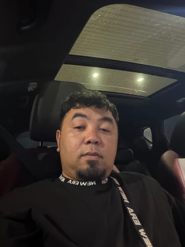 S. E. review of New Era Collar Logo Black Oversized Short Sleeves T-Shirt image 1 out of 1