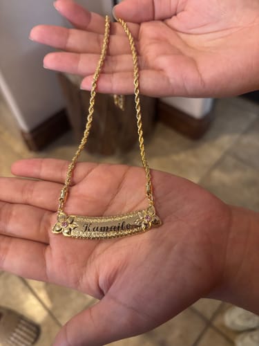 Customer photo review of 12mm Hau'oli Heirloom Horizontal Necklace