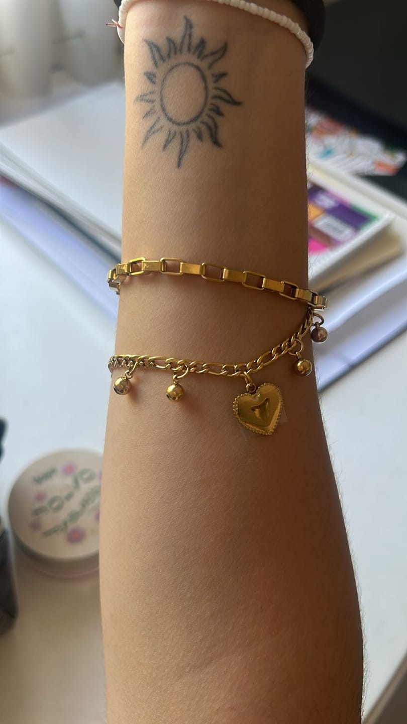 Customer photo review of Pulsera de Corazón