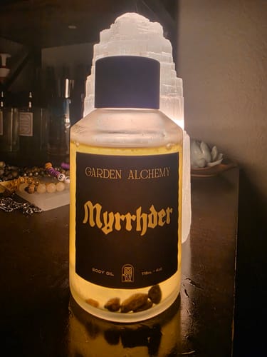 Customer photo review of MYRRHDER body oil
