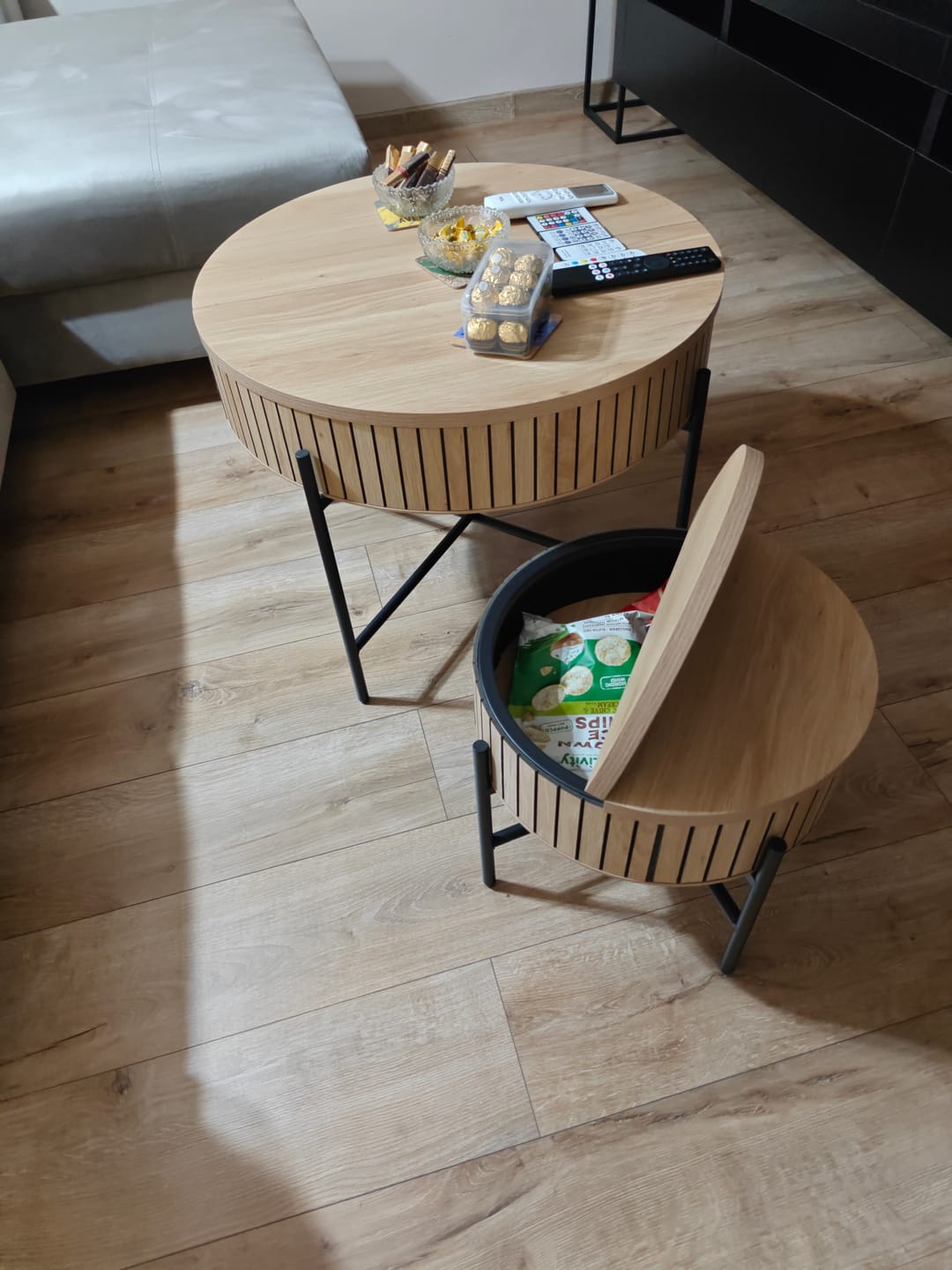 Customer photo review of Set 2 masute cafea DANTE, stejar/negru