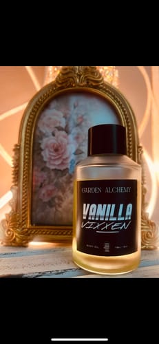 Customer photo review of VANILLA VIXXEN BODY OIL