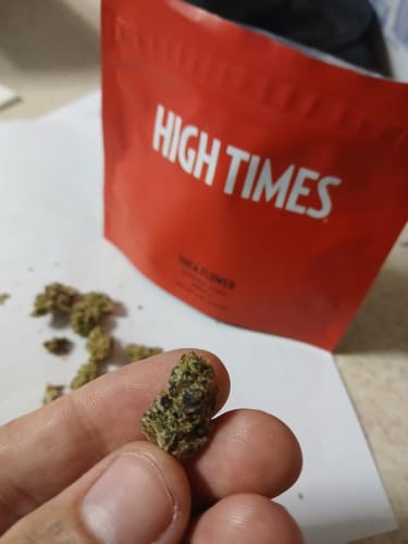 Customer photo review of High Times THCa 3.5g Flower Pouch
