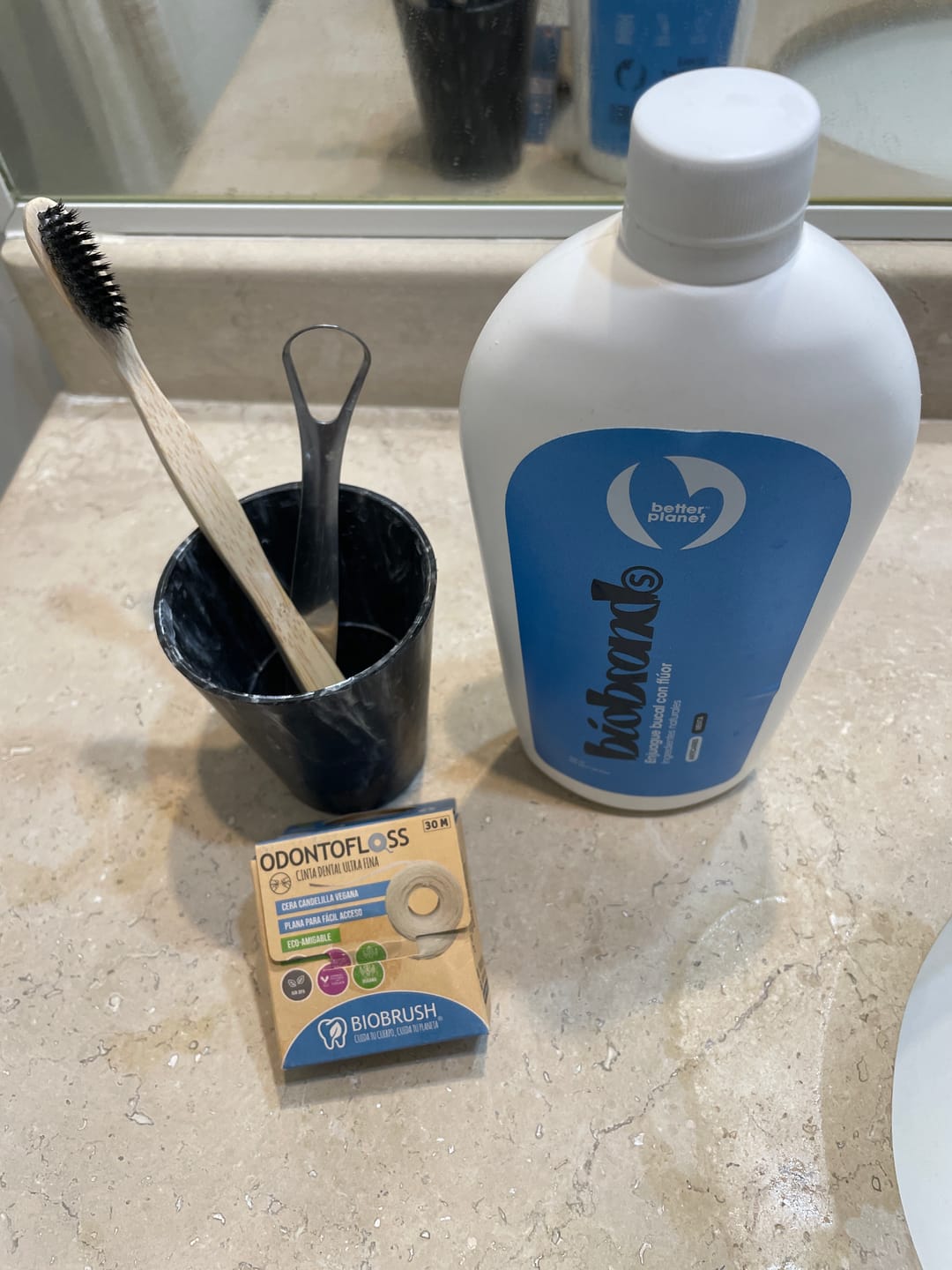 Customer photo review of Enjuague Bucal Menta con Flúor 500 ML