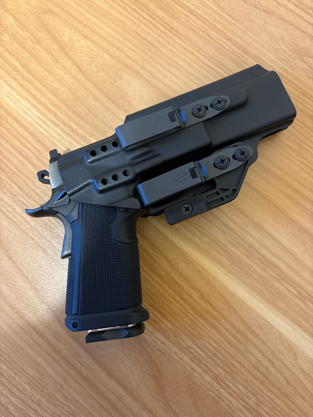 Customer photo review of Staccato 2011 - Model 1 IWB - Non Light Bearing