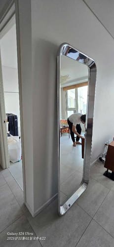 Customer photo of installed Déjà-vu mirror