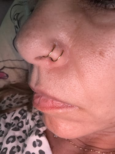 Customer photo review of Le double piercing