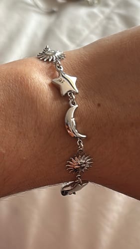Customer photo review of Pulsera Estrella, Luna y Sol