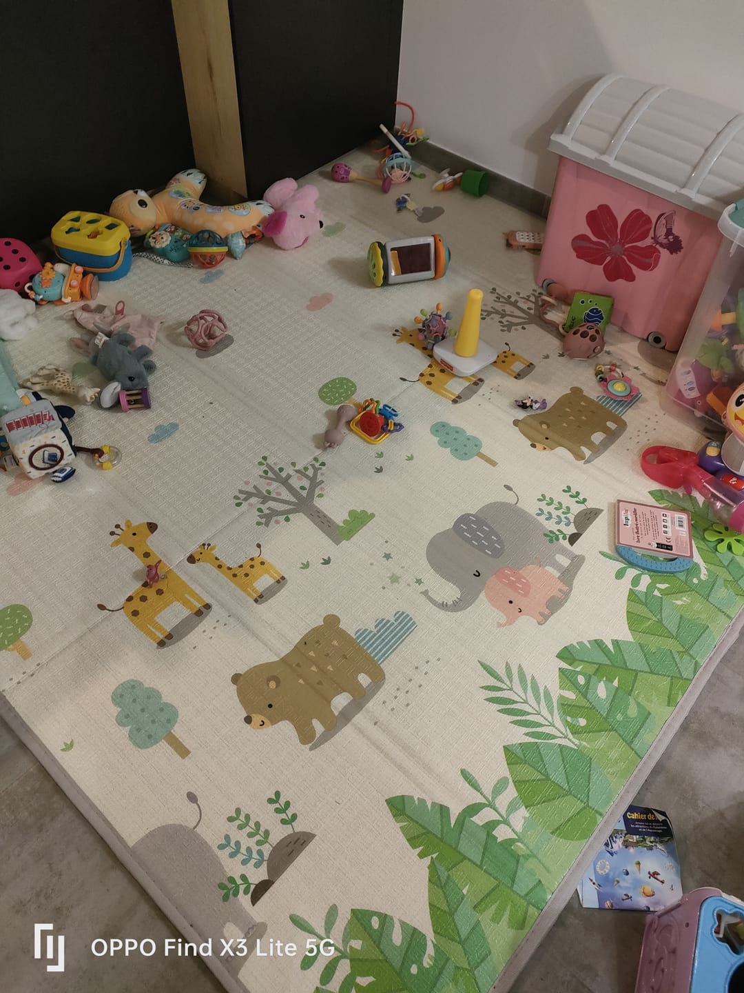 Customer photo review of Tapis Anti-Choc : Créez un grand espace de jeu !