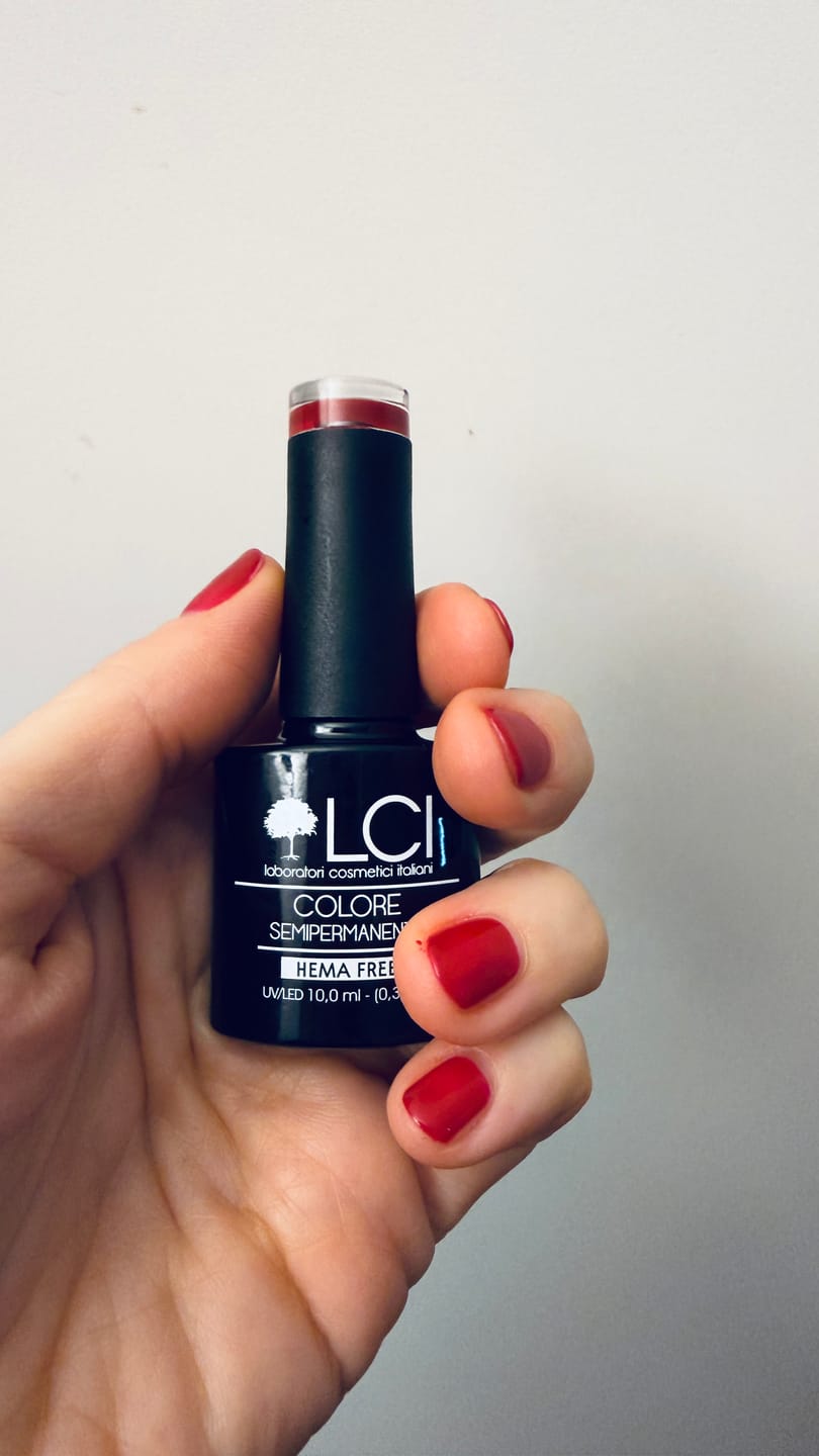 Customer photo review of Smalto Semipermanente LCI -  Rosso Chanel Dark