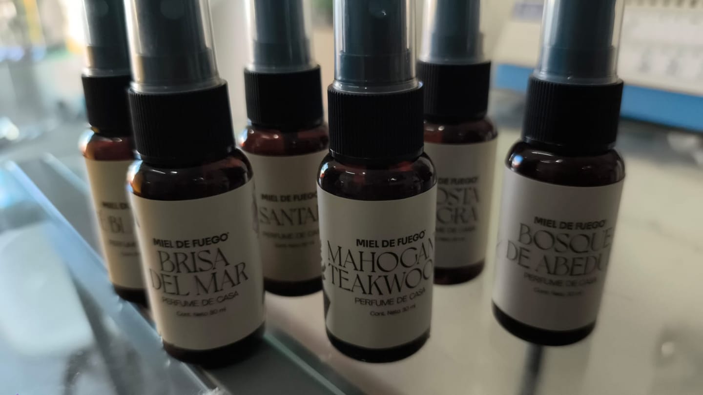 Customer photo review of Clásicos de Lujo