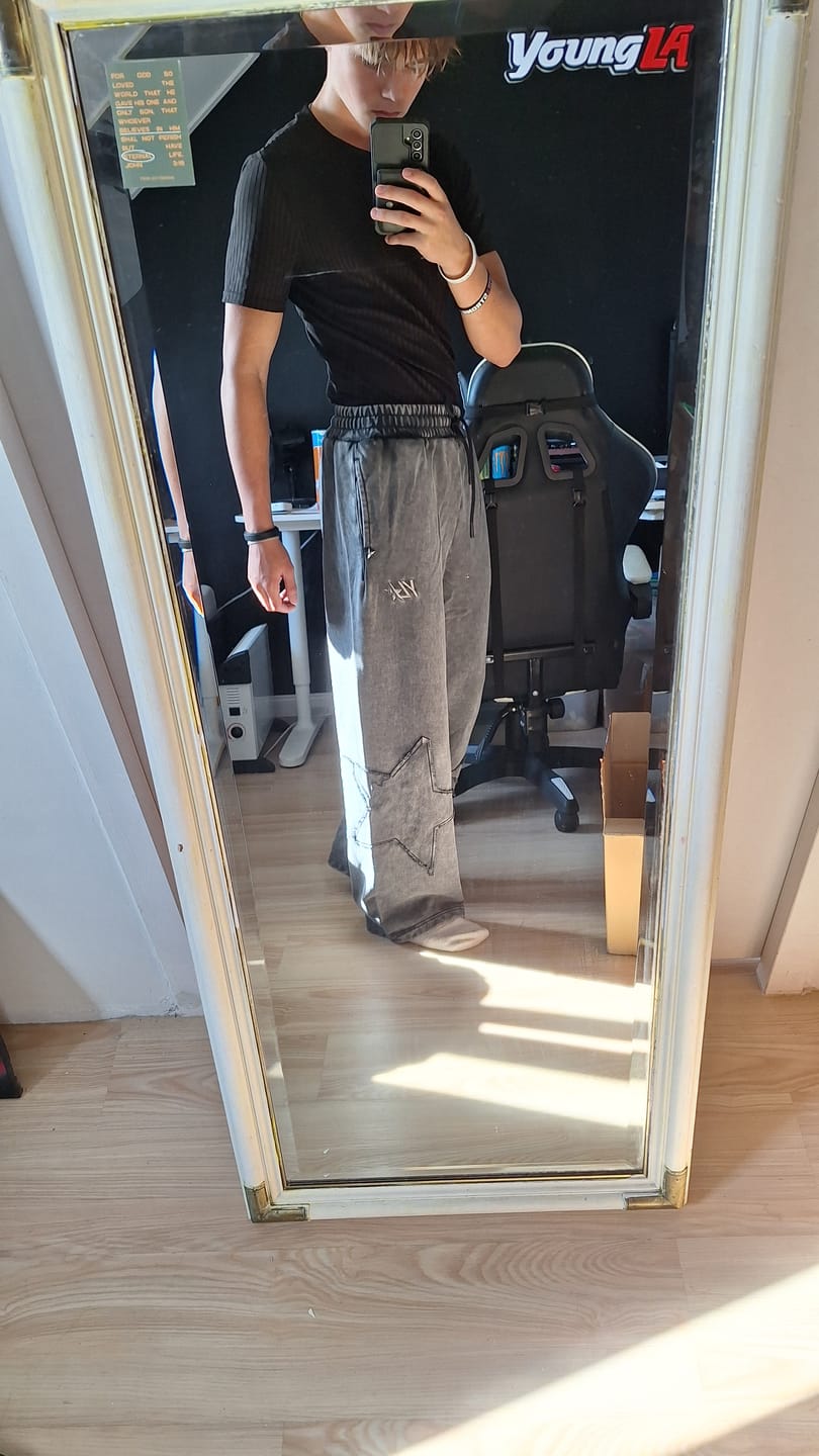 Customer photo review of 2058 - Superstar Sweats