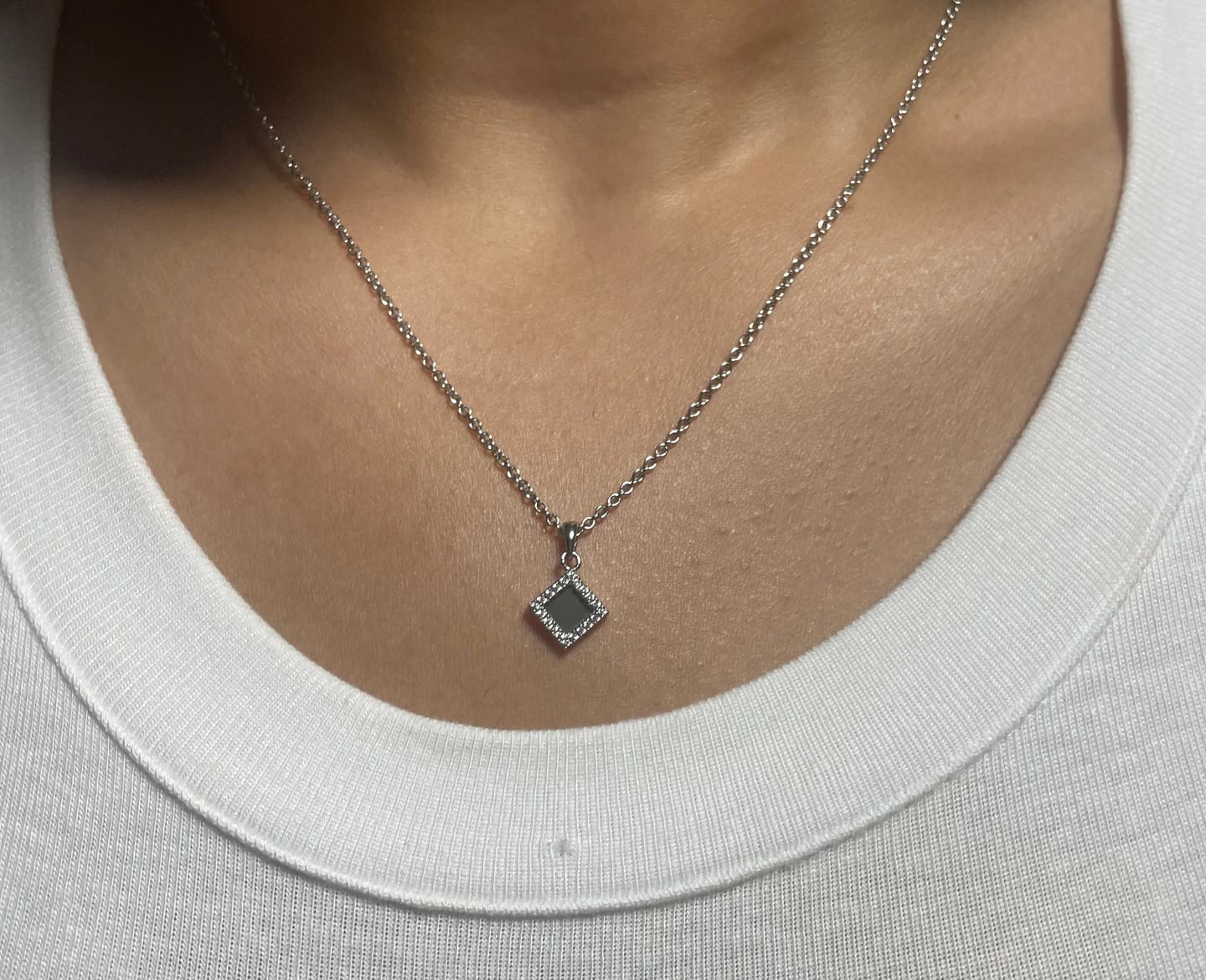 Customer photo review of Shiny Tanaor Necklace