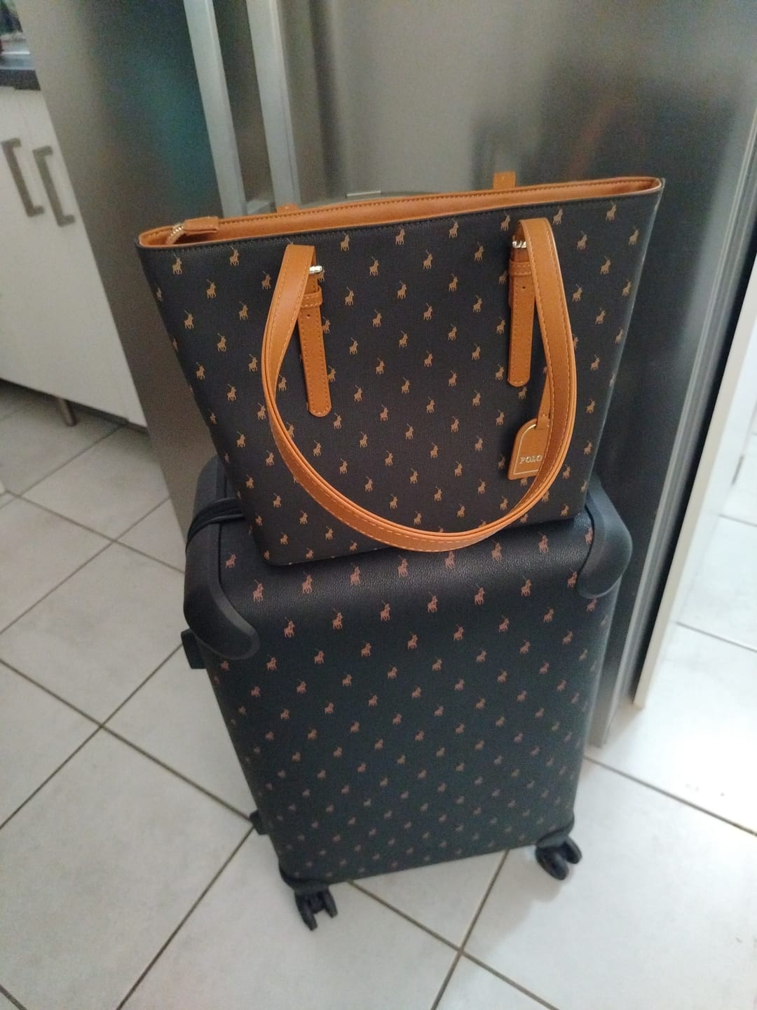 Customer photo review of Double Pack 65cm Medium Check-In