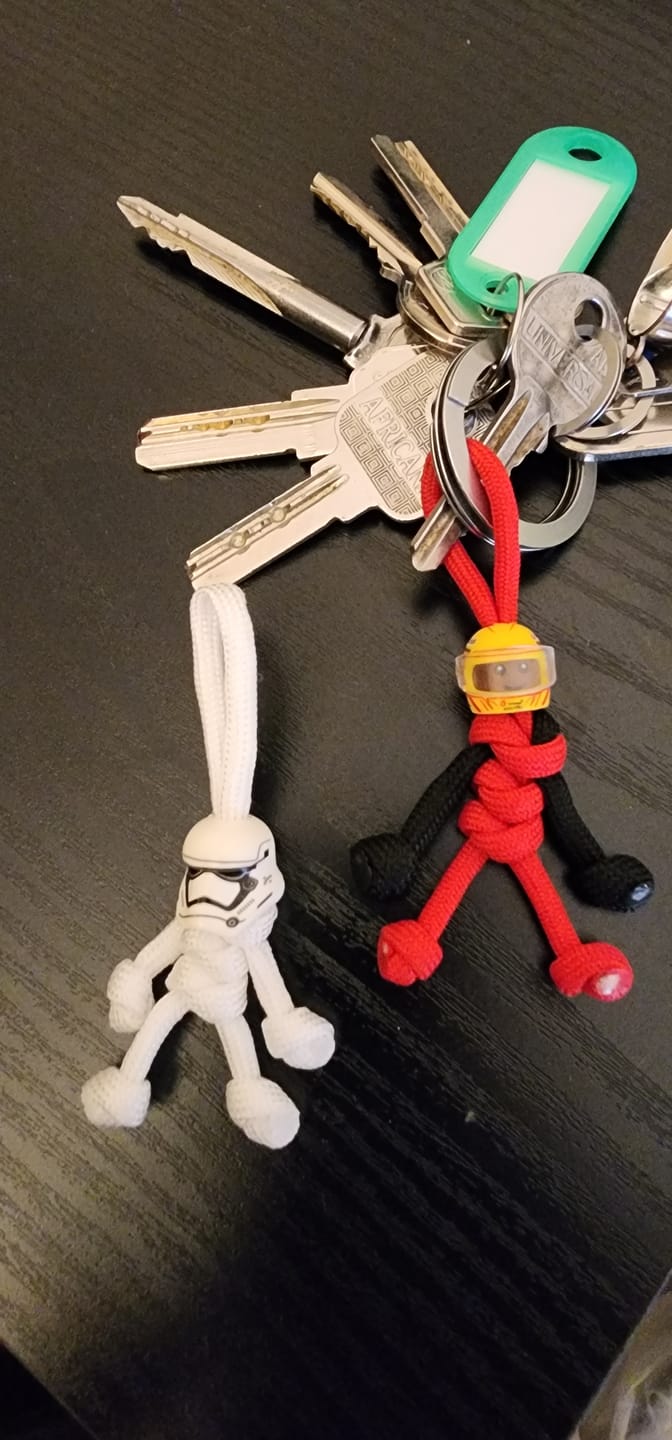 Customer photo review of LH FER 2025 Racing Paracord Buddy Keychain
