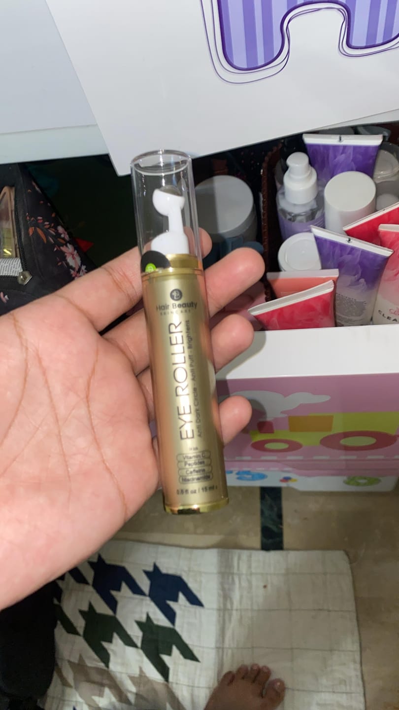 Customer photo review of Eye Roller | Eliminates Dark Circles & Puffy Eyes