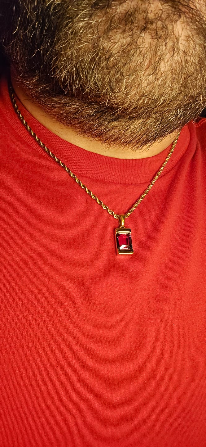 Customer photo review of Chip - Garnet