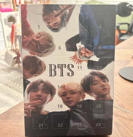 Customer photo review of Elyova™ BTS Advent Calendar