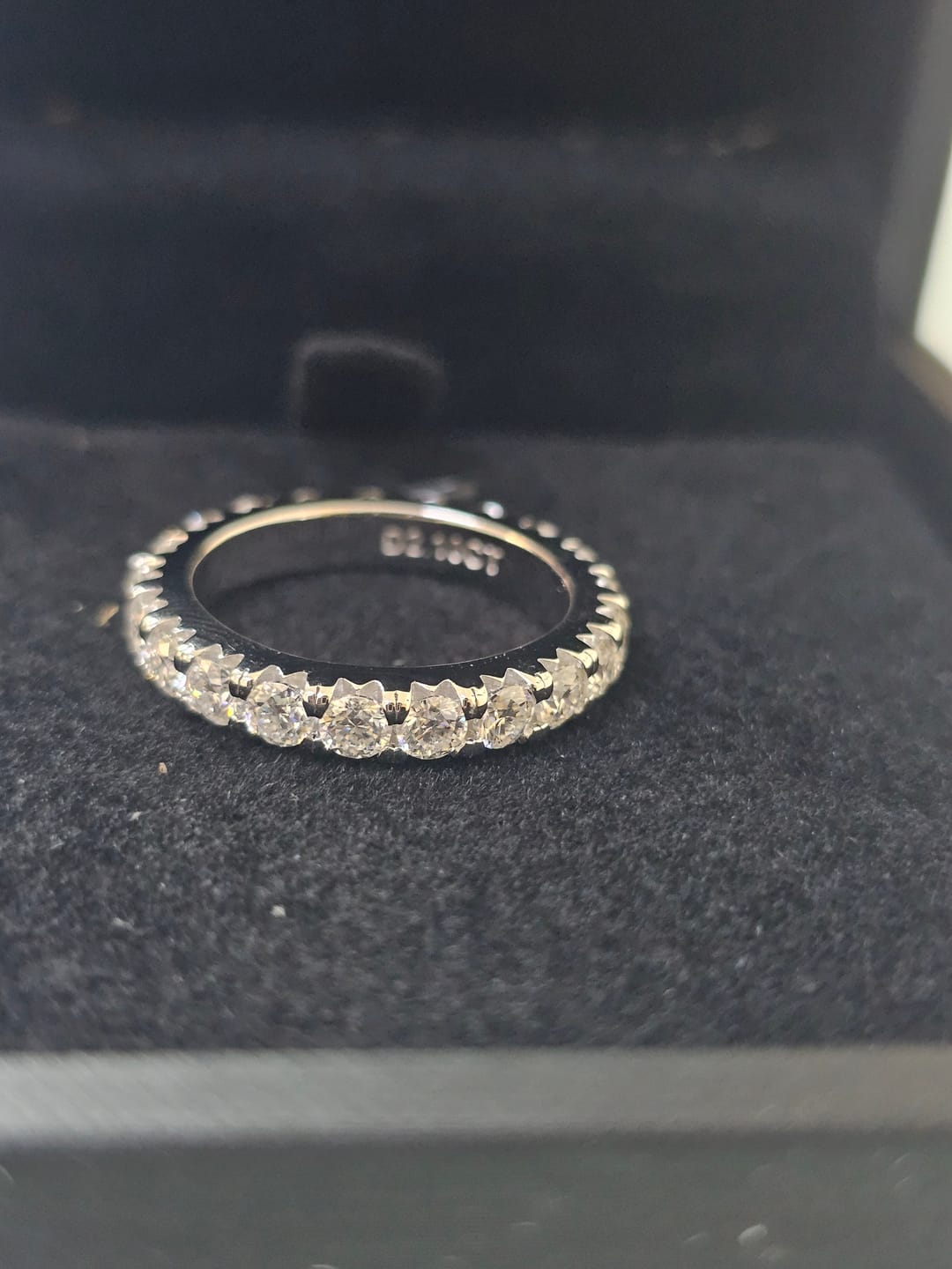 Customer photo review of Eva Moissanite Ring｜2.3twc