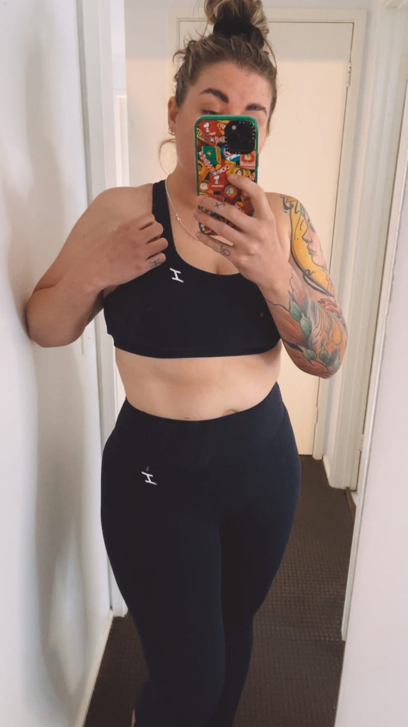 Customer photo review of ASCEND INVISIBLE SCRUNCH LEGGINGS - Midnight Blue