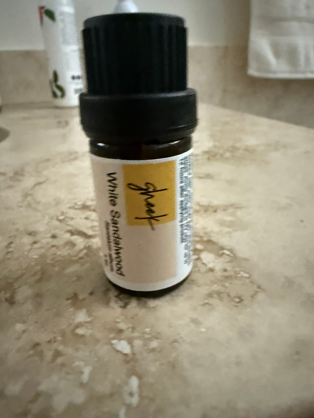 Customer photo review of GHEEK™ Indian White Sandalwood Essential Oil - 5mL