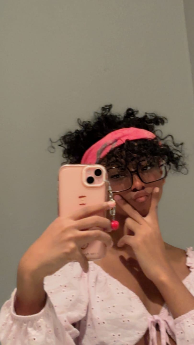 Customer photo review of Outre Converti Cap Deluxe Half Wig - DOMINICAN BOUNCE