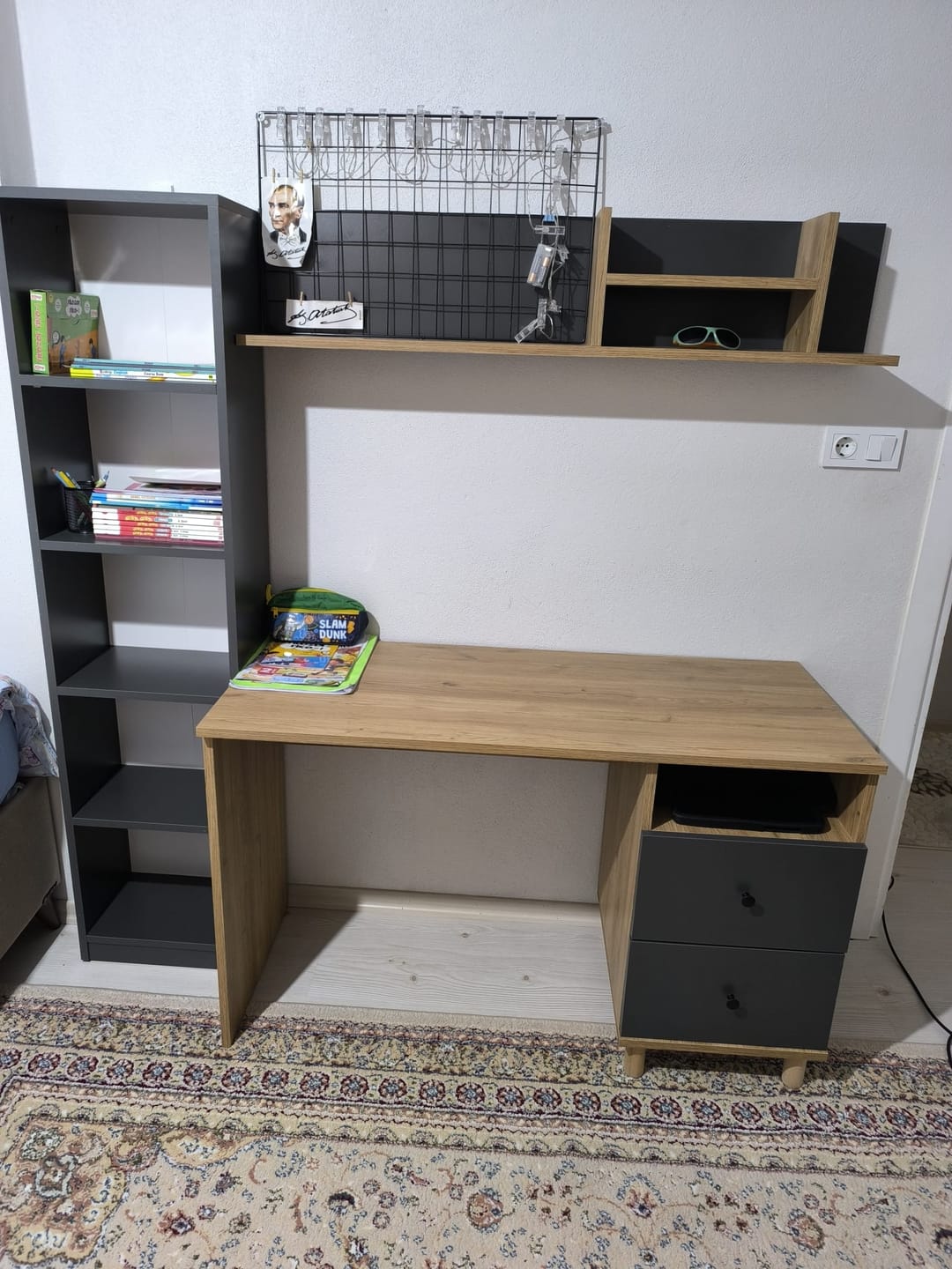Customer photo review of Rani HA115 Çekmeceli Kitaplıklı Çalışma Ofis Bilgisayar Masası Sepet Ceviz - Antrasit