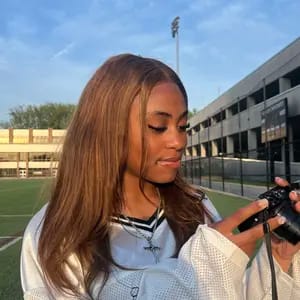Customer photo review of Wavymy Layered Cut Chestnut Brown Wear Go Wigs 180% Density Straight 6x4 Lace Closure Wigs 100% Human Hair