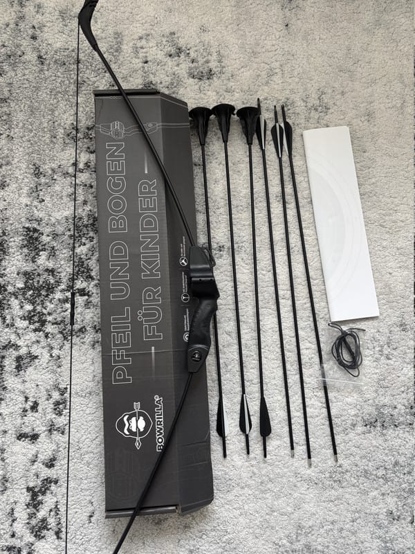 Customer photo review of Sportbogen für Kinder ab 6 mit Zielführung, inkl. 6 Carbon-Hybrid Pfeile und 3 Zielscheiben