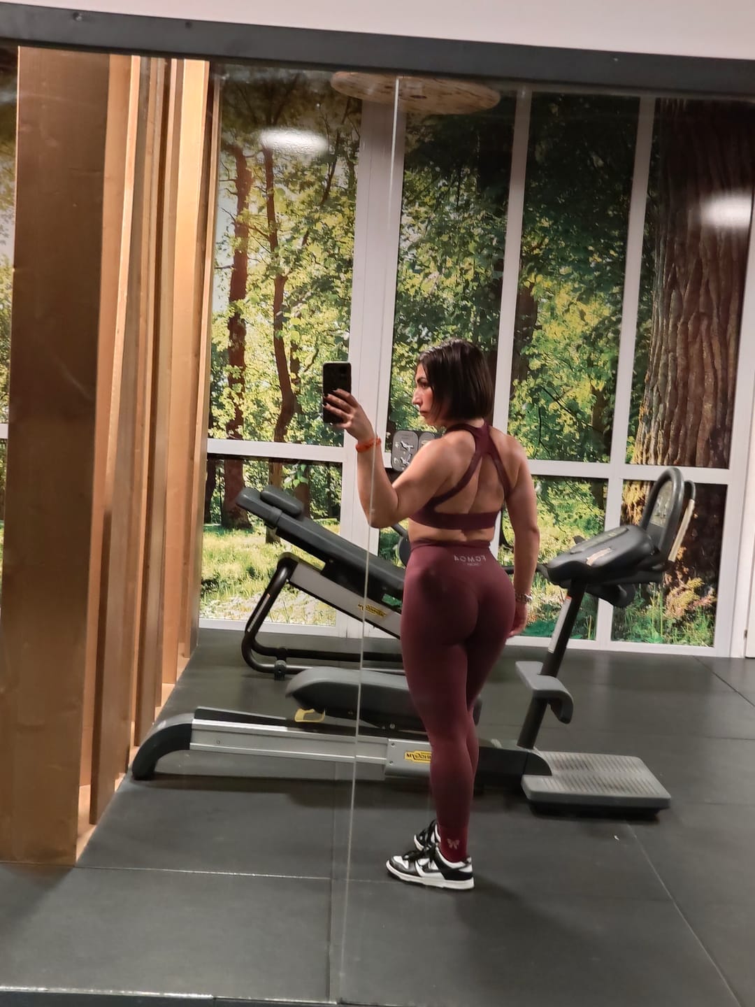 Customer photo review of Leggings Push up Gym Fashion Merlot