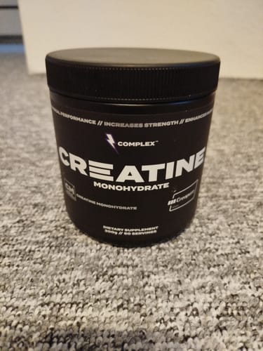 Zákaznická recenze s fotkou produktu Creatine Monohydrate