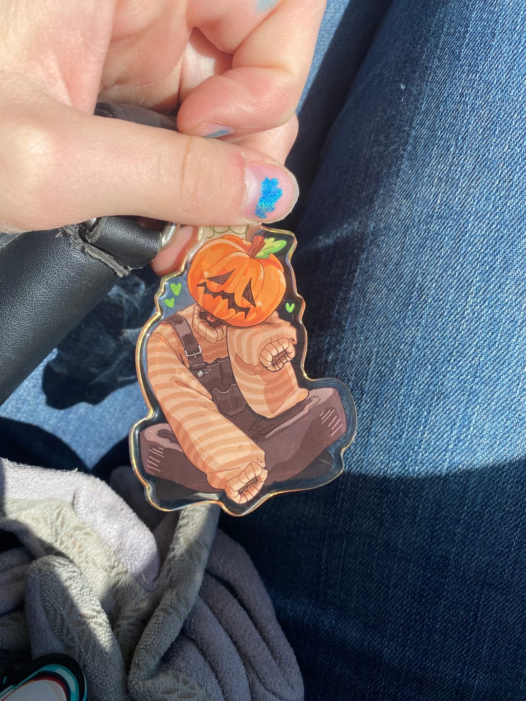 Customer photo review of Autumn Pumpkin Head Keychain!