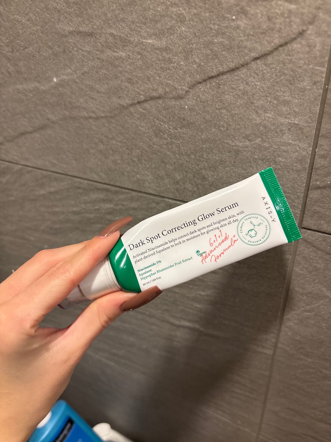Customer photo review of Serums tumšo plankumu korekcijai AXIS-Y Dark Spot Correcting Glow Serum