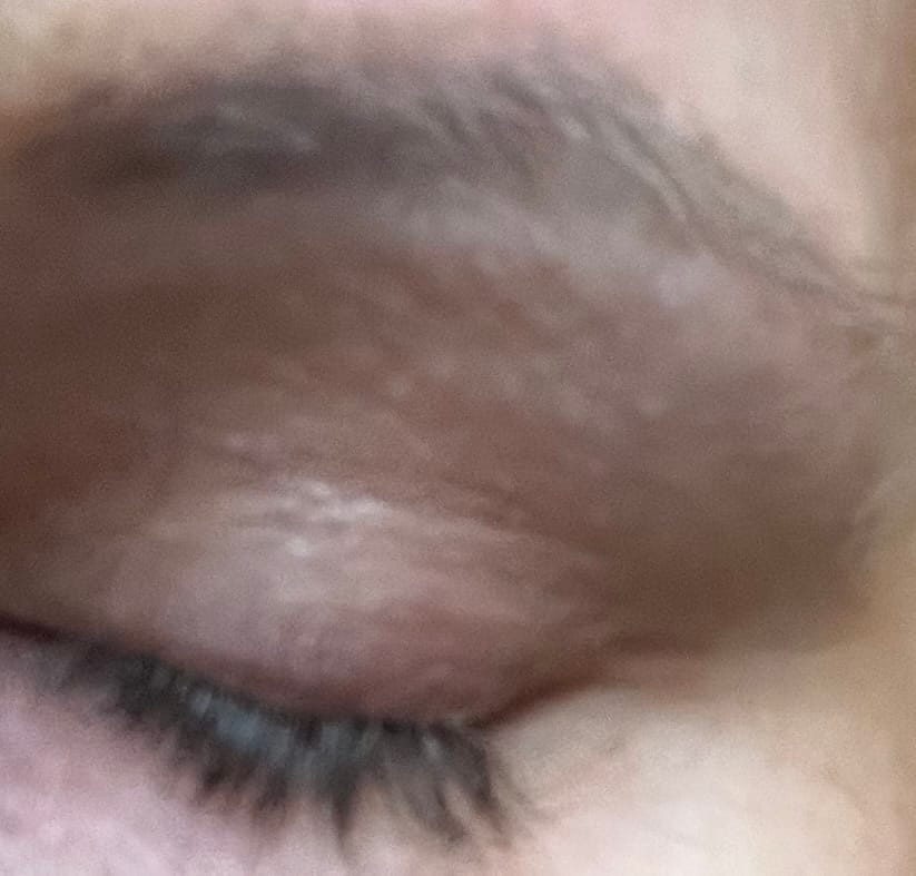 Customer photo review of Sérum pour croissance de cils - Des cils plus longs et plus épais naturellement !