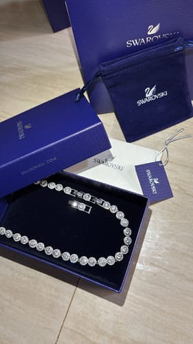 Customer photo review of COLLAR CRISTAL SWAROVSKI ANGELIC + KIT DE REGALO