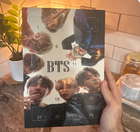 Customer photo review of Elyova™ BTS Advent Calendar