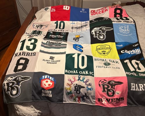 Customer photo review of Premium T Shirt Quilt