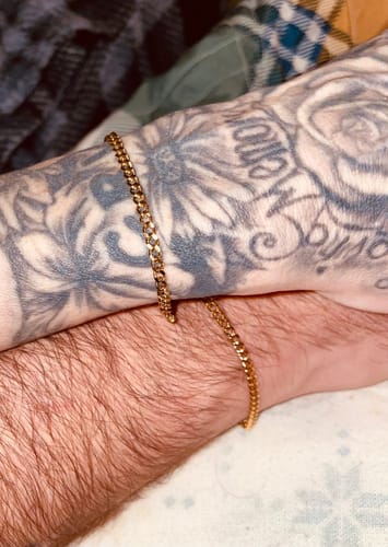 Customer photo review of Tilumé. Sada permanentých náramkov