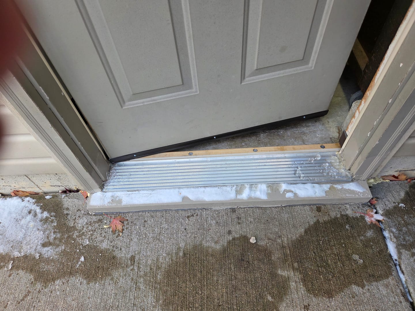 Customer photo review of 32" x 6" Inswing Threshold