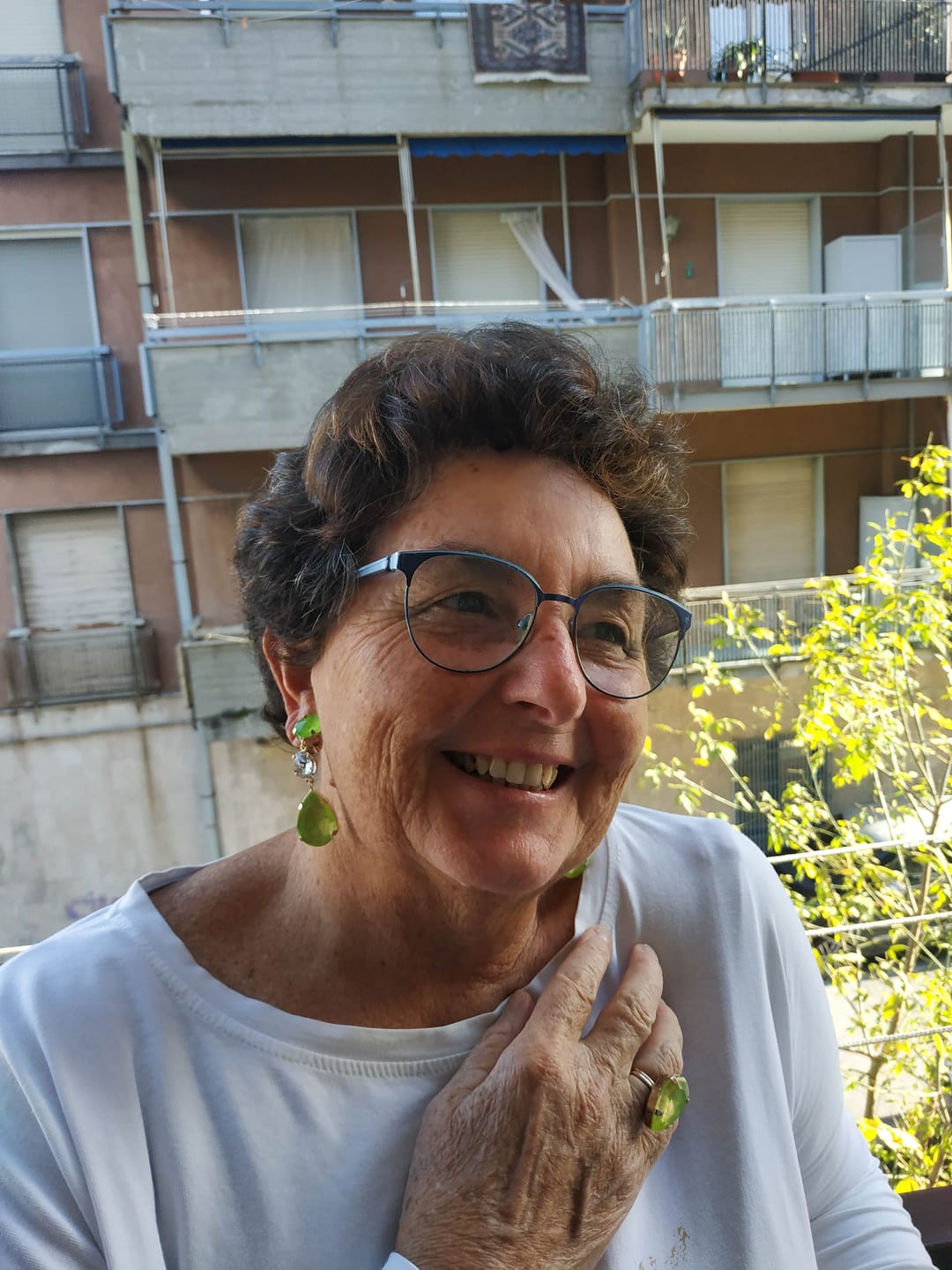 Customer photo review of Orecchini Aba Gocce Verde Lime con effetto marmorino (dipinte a mano)