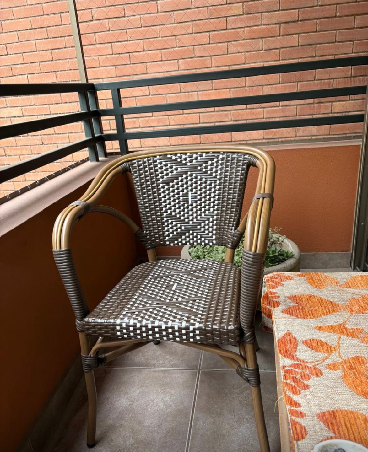 Customer photo review of SILLA PARISINA (BRAZOS) CAFÉ
