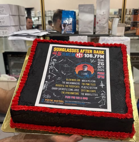 Customer photo review of A4 Rectangle Custom Edible Icing Image