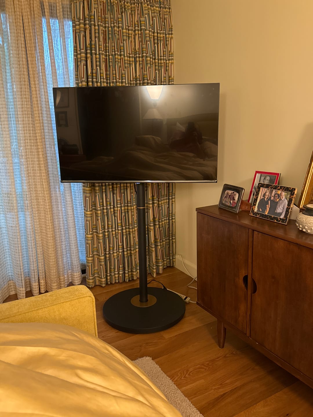 Customer photo review of Master V2 FT65 TV Stand